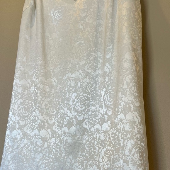 Honey Punch White Flower Design V-Neck Spaghetti Strap Mini Dress Size M - Picture 2 of 9